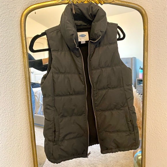 Old Navy Black Fleece Lined Puffer Vest- Size Small - Picture 2 of 4